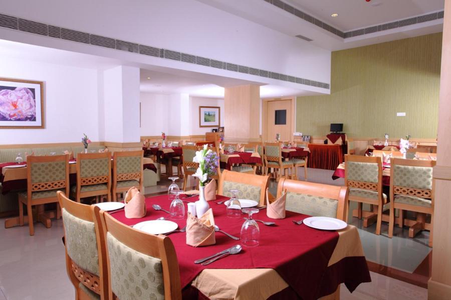 Pooram International Hotel Thrissur Kültér fotó