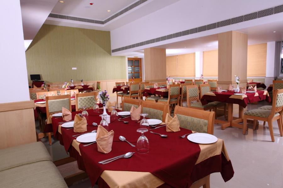 Pooram International Hotel Thrissur Kültér fotó