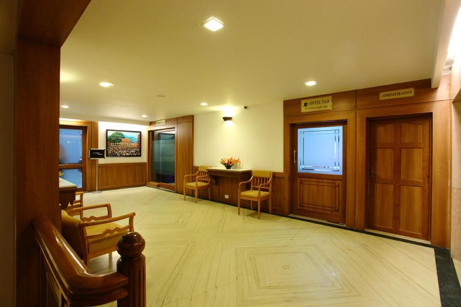 Pooram International Hotel Thrissur Kültér fotó