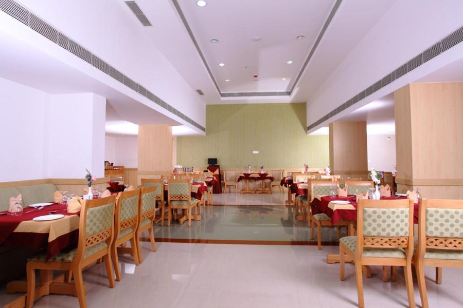Pooram International Hotel Thrissur Kültér fotó